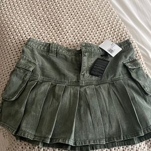 NWT Pleated Drop-Waist Denim Mini Skirt